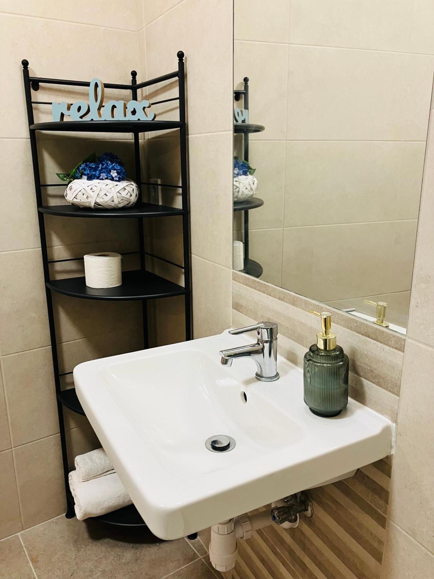 Downtown Apartments Deluxe Győr Eksteriør bilde